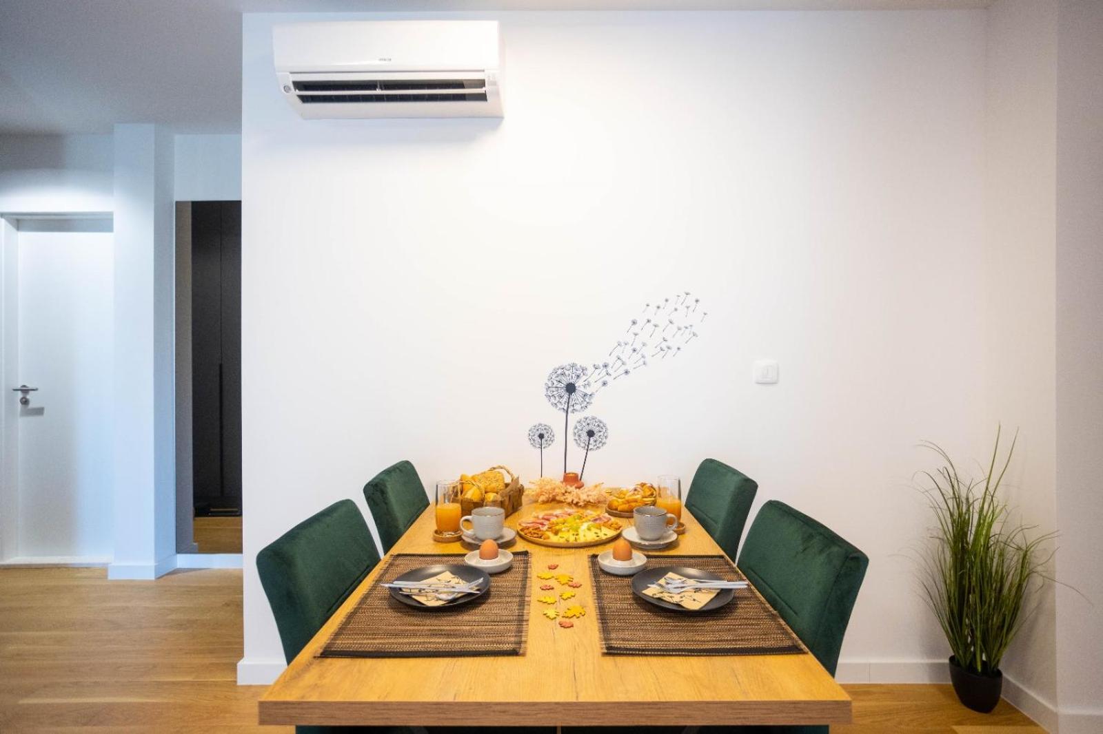 Apartamento - Free Parking In Garage , Seaview , Quiet Neighbourhood *